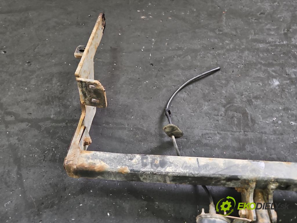 Renault Laguna II 2001-2007 2.0 dci 150 hp manual 110 kW 1995 cm3 5- oko tažné  (Tažná zařízení)