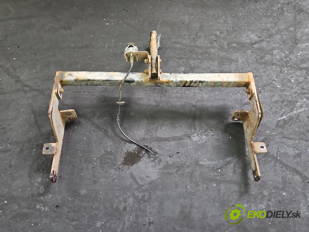 Renault Laguna II 2001-2007 2.0 dci 150 hp manual 110 kW 1995 cm3 5- oko tažné  (Tažná zařízení)