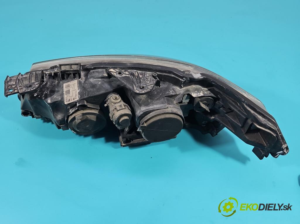 Renault Laguna II 2001-2007 2.0 dci 150 HP manual 110 kW 1995 cm3 5- Reflektor: pravý 8200555906 (Svetlo predné pravé)