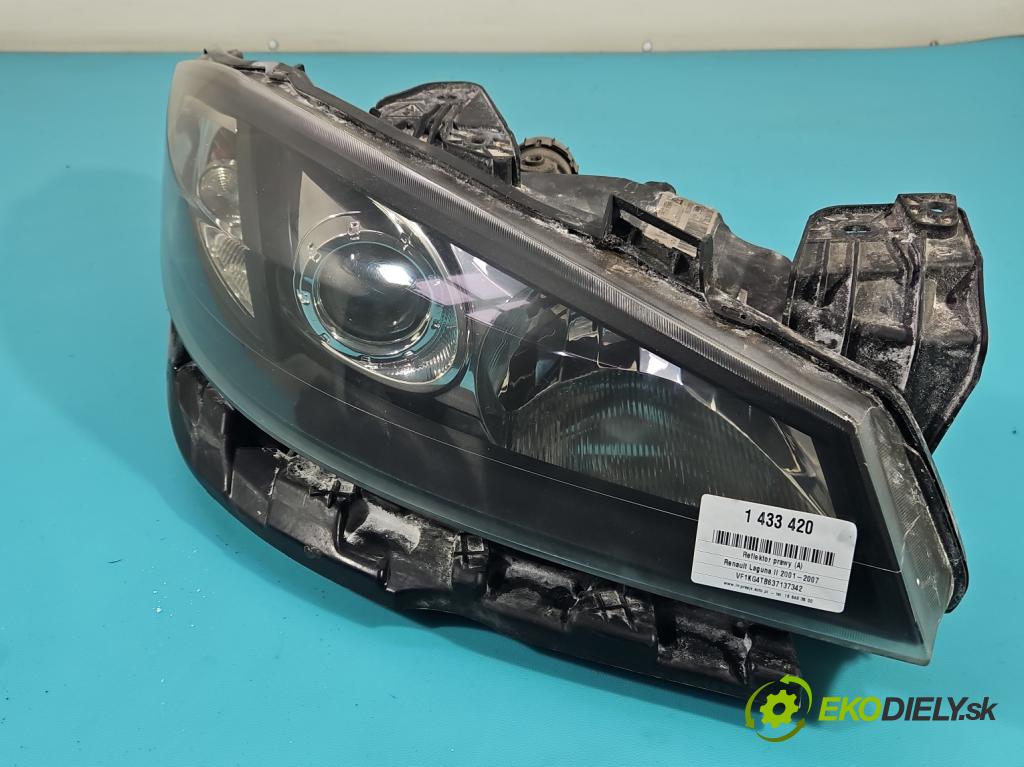 Renault Laguna II 2001-2007 2.0 dci 150 HP manual 110 kW 1995 cm3 5- Reflektor: pravý 8200555906 (Svetlo predné pravé)