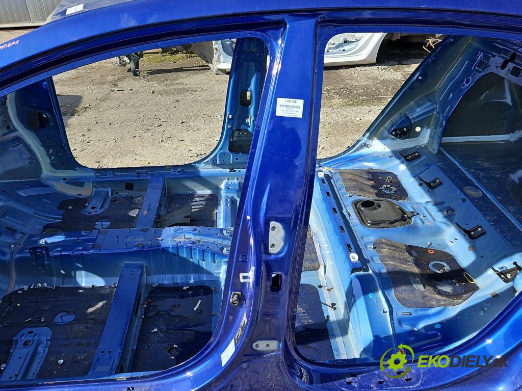 Hyundai Elantra VI 2015-2020 1.6 16V 128 hp manual 93,8 kW 1591 cm3 4- práh levý  (Ostatní)