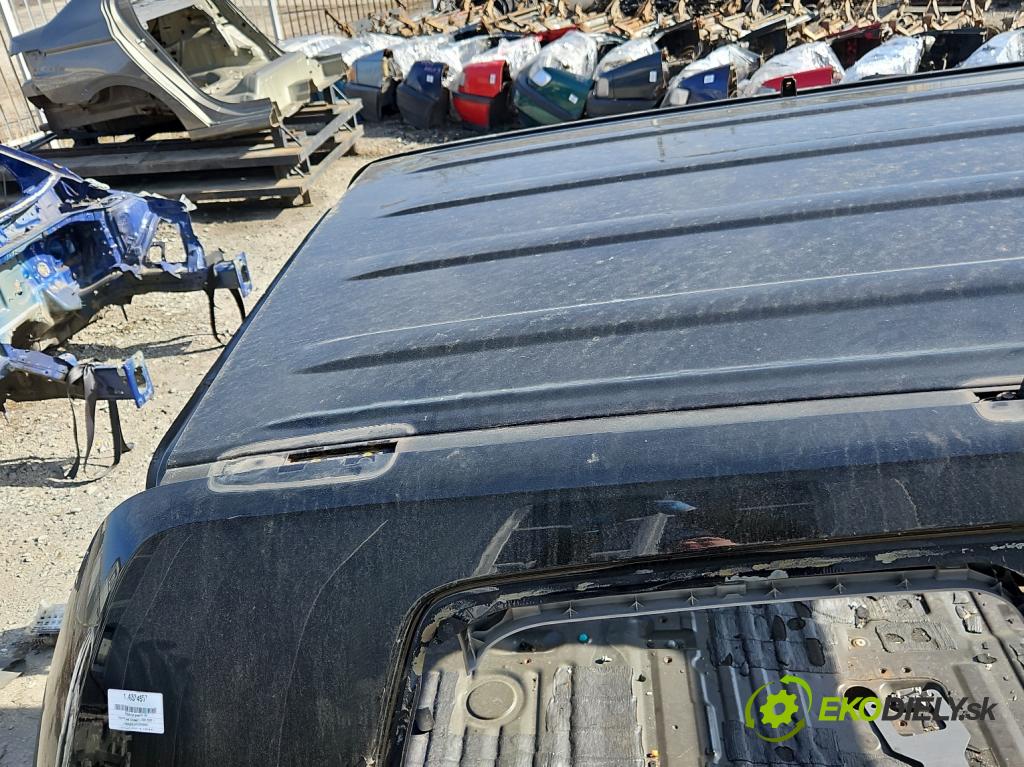 Toyota Land Cruiser J200 2007- 4.5 V8 D4D 286 hp automatic 210 kW 4461 cm3 5- Strecha: