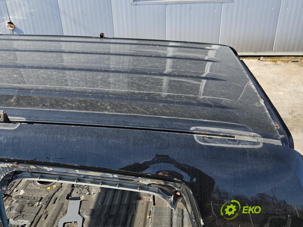 Toyota Land Cruiser J200 2007- 4.5 V8 D4D 286 hp automatic 210 kW 4461 cm3 5- Strecha: