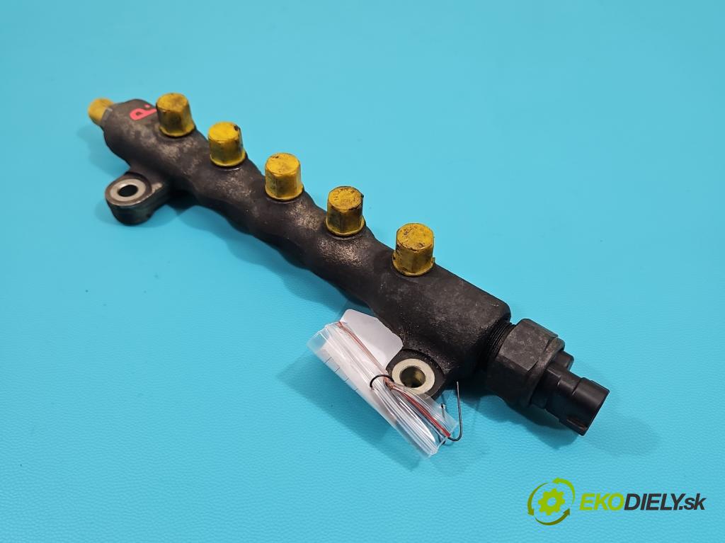 Toyota Land Cruiser J200 2007- 4.5 V8 D4D 286 HP automatic 210 kW 4461 cm3 5- lišta vstrekovacia 89458-71010 (Vstrekovacia lišta)
