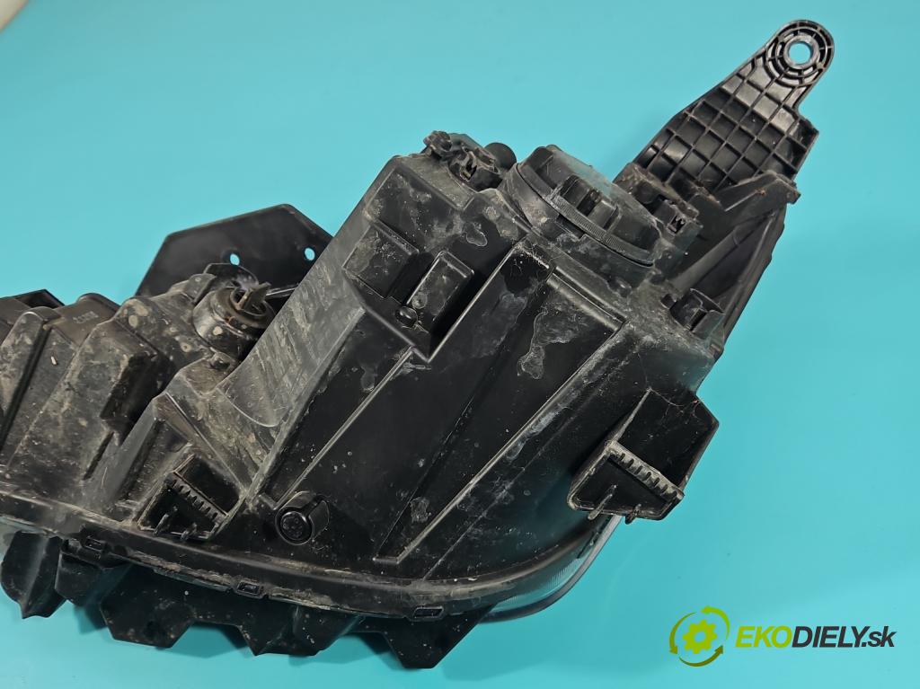 Hyundai Elantra VI 2015-2020 1.6 16V 128 HP manual 93,8 kW 1591 cm3 4- Reflektor: pravý 92102-F2 (Svetlo predné pravé)