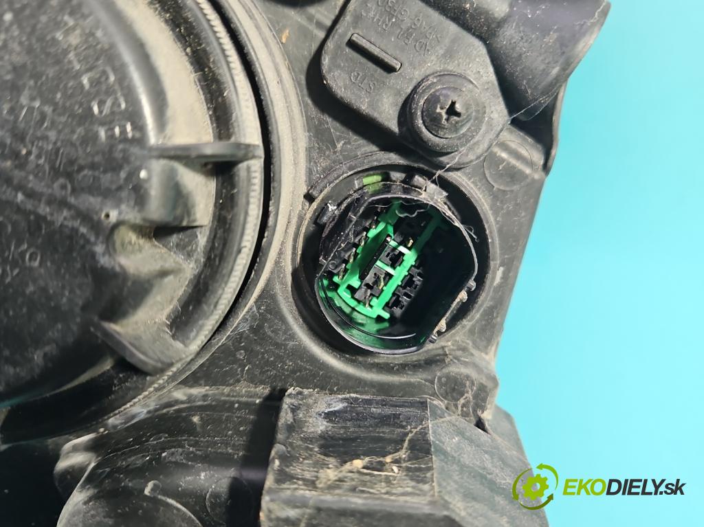 Hyundai Elantra VI 2015-2020 1.6 16V 128 HP manual 93,8 kW 1591 cm3 4- Reflektor: pravý 92102-F2 (Svetlo predné pravé)