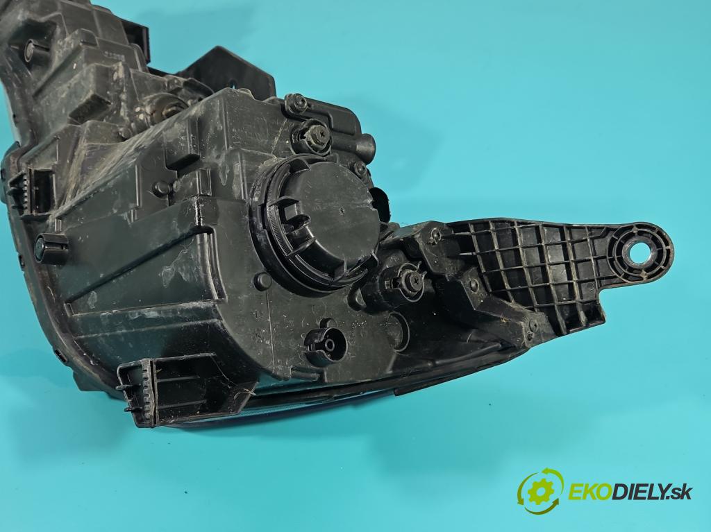 Hyundai Elantra VI 2015-2020 1.6 16V 128 HP manual 93,8 kW 1591 cm3 4- Reflektor: pravý 92102-F2 (Svetlo predné pravé)