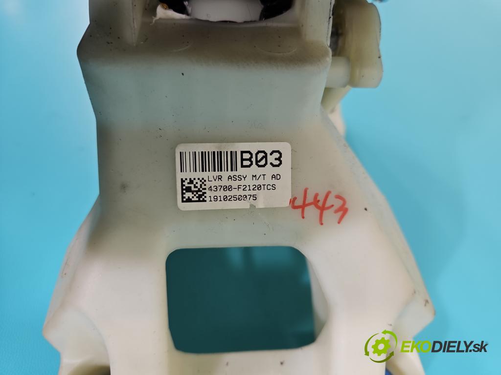 Hyundai Elantra VI 2015-2020 1.6 16V 128 HP manual 93,8 kW 1591 cm3 4- Páka: Změny: stupeň,rýchlosť 43700-F2120 (Rýchlostná páka (kulisa))