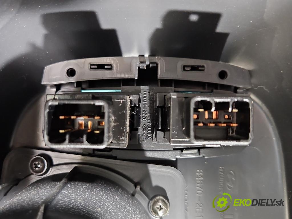 Hyundai Tucson I 2004-2009 2.0 16V 141 HP manual 104 kW 1975 cm3 5- operadlo 84670-2E100 (Lakťové opierky)