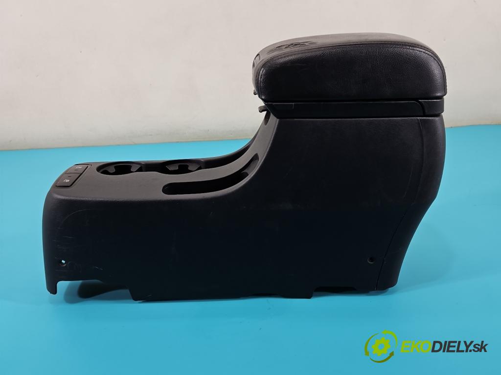 Hyundai Tucson I 2004-2009 2.0 16V 141 HP manual 104 kW 1975 cm3 5- operadlo 84670-2E100 (Lakťové opierky)