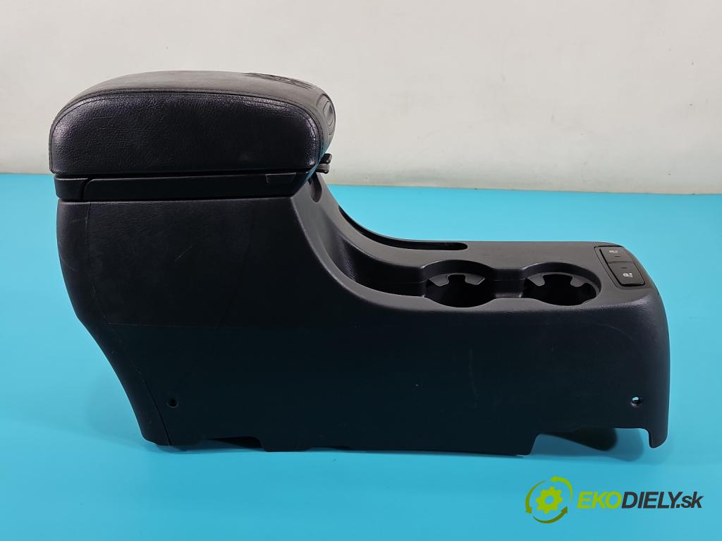 Hyundai Tucson I 2004-2009 2.0 16V 141 HP manual 104 kW 1975 cm3 5- operadlo 84670-2E100 (Lakťové opierky)