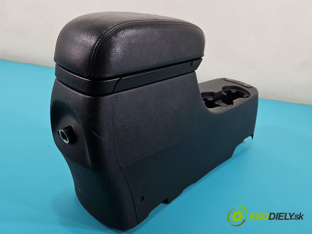 Hyundai Tucson I 2004-2009 2.0 16V 141 HP manual 104 kW 1975 cm3 5- operadlo 84670-2E100 (Lakťové opierky)