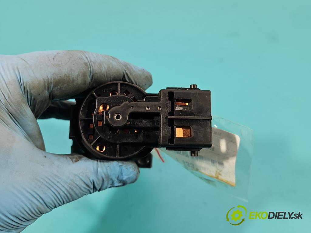 Mazda 3 I BK 2003-2009 1.6 16V 105 HP manual 77 kW 1598 cm3 5- Spínačka 3M51-3F880-AA (Spínacia skrinka)