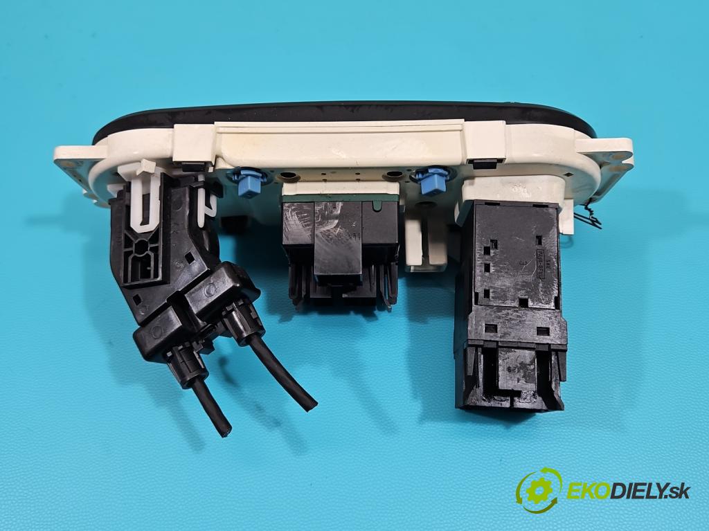 Ford Maverick II 2001-2007 2.0 16V 124hp manual 91 kW 1989 cm3 5- panel kúrenia YL8H-19980-B