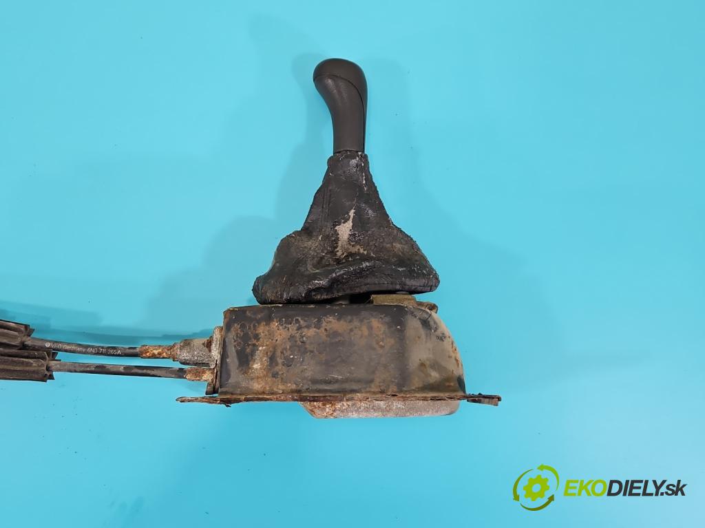 Seat Arosa 1.0 mpi 50KM manual 37 kW 999 cm3 3- Páka: Změny: stupeň,rýchlosť  (Rýchlostná páka (kulisa))