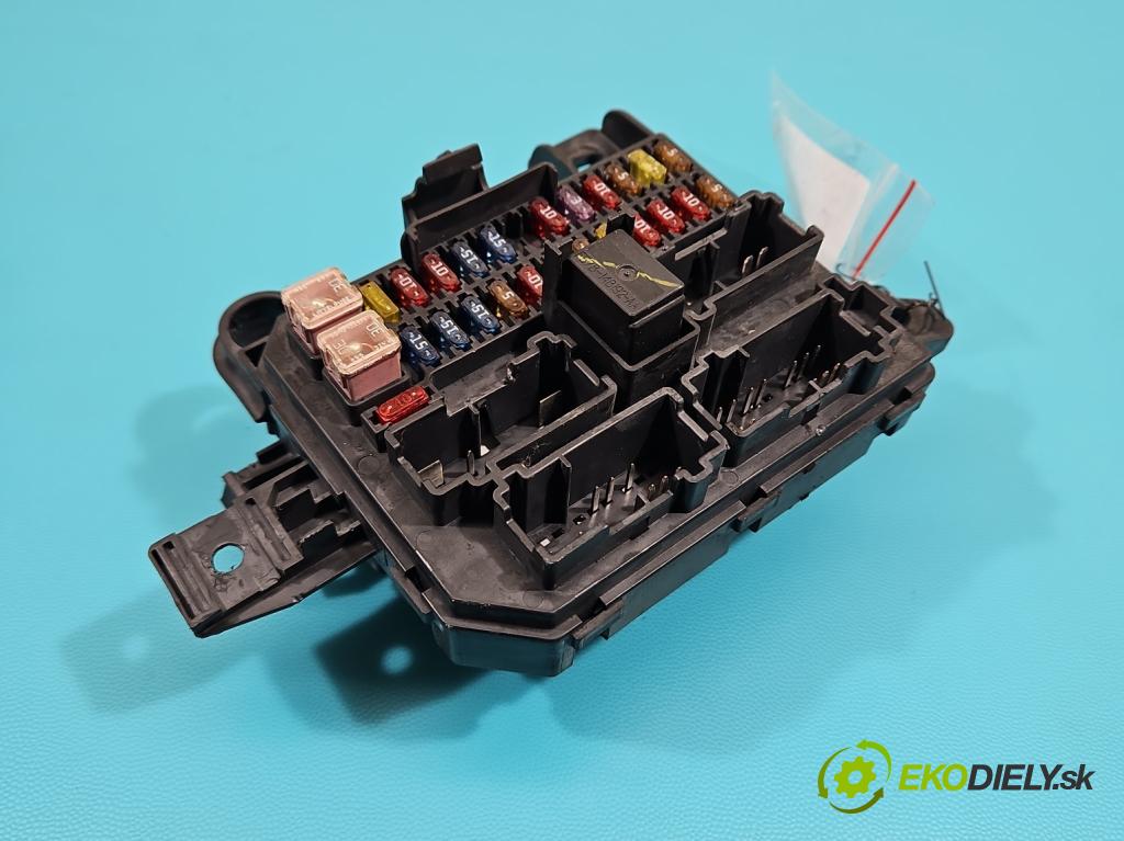 Ford Maverick II 2001-2007 2.0 16V 124 hp manual 91 kW 1989 cm3 5- skříňka pojistková YL84-14N068-AG (Pojistkové skříňky)