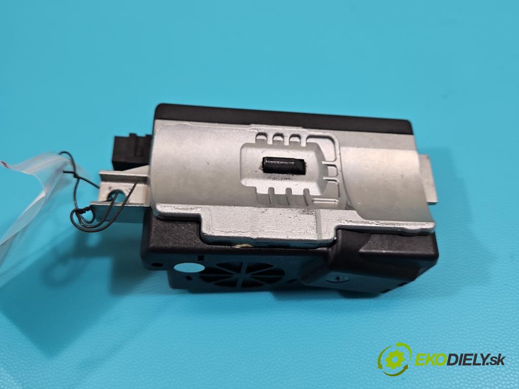 Audi A4 B8 2007-2015 2.0 TFSI 211KM automatic 155 kW 1984 cm3 5- Blokáda: řízení: 8K0905852E (Ostatné)