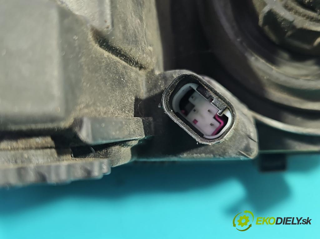 Bmw 3 E46 1998-2007 2.0d (M47): 136 HP manual 100 kW 1951 cm3 4- Reflektor: pravý 8361948 (Svetlo predné pravé)