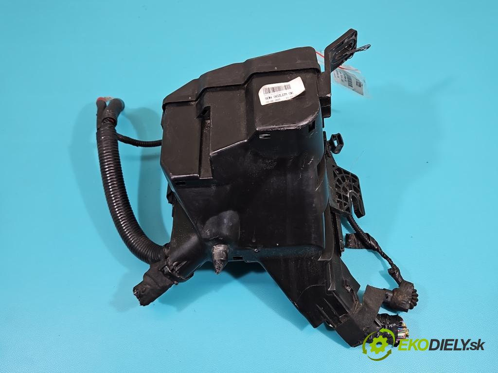 Ford Transit Courier  2014-2023 1.5 tdci 100 hp manual 73,8 kW 1499 cm3 5- skříňka pojistková  (Pojistkové skříňky)