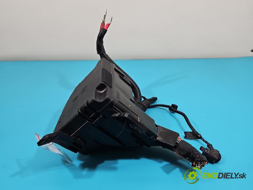 Ford Transit Courier  2014-2023 1.5 tdci 100 hp manual 73,8 kW 1499 cm3 5- skříňka pojistková  (Pojistkové skříňky)