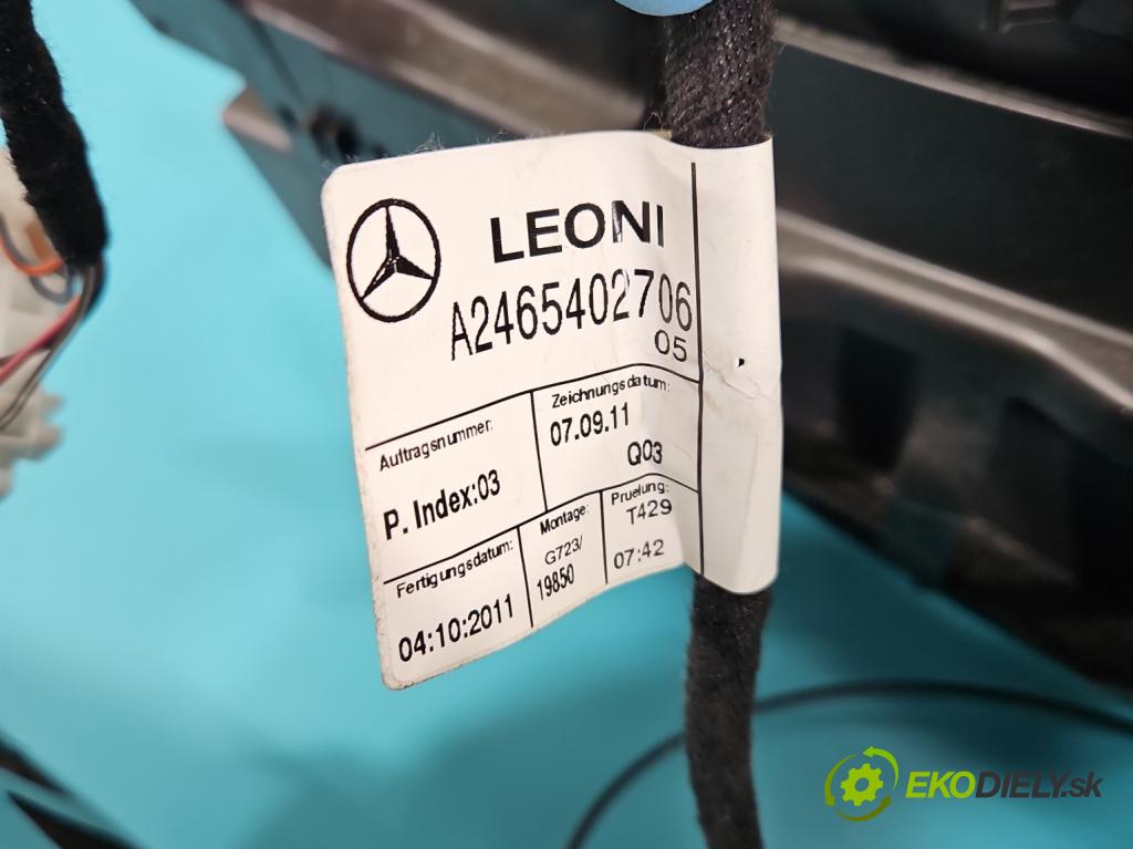 Mercedes B W246  2011-2018 1.8 CDI 109 HP automatic 80 kW 1796 cm3 5- operadlo A2465402706 (Lakťové opierky)