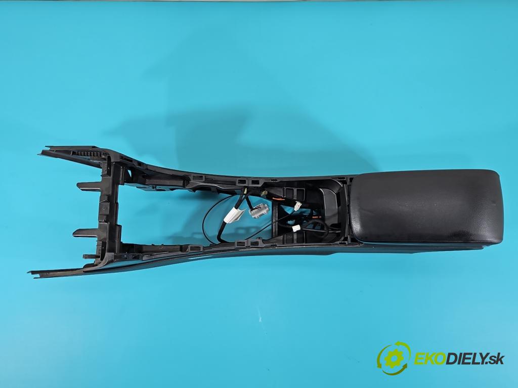 Mercedes B W246  2011-2018 1.8 CDI 109 HP automatic 80 kW 1796 cm3 5- operadlo A2465402706 (Lakťové opierky)