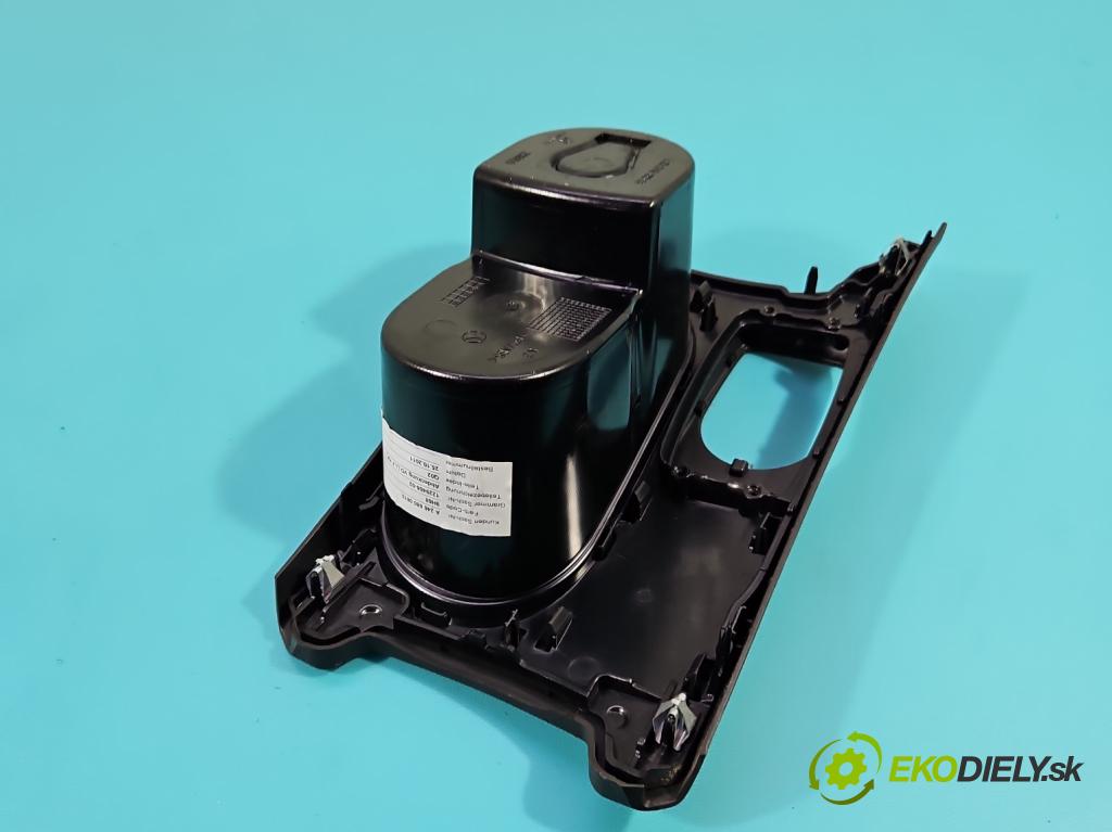 Mercedes B W246  2011-2018 1.8 CDI 109 hp automatic 80 kW 1796 cm3 5- Rukojeť: na napoje: A2466800810 (Úchyty)