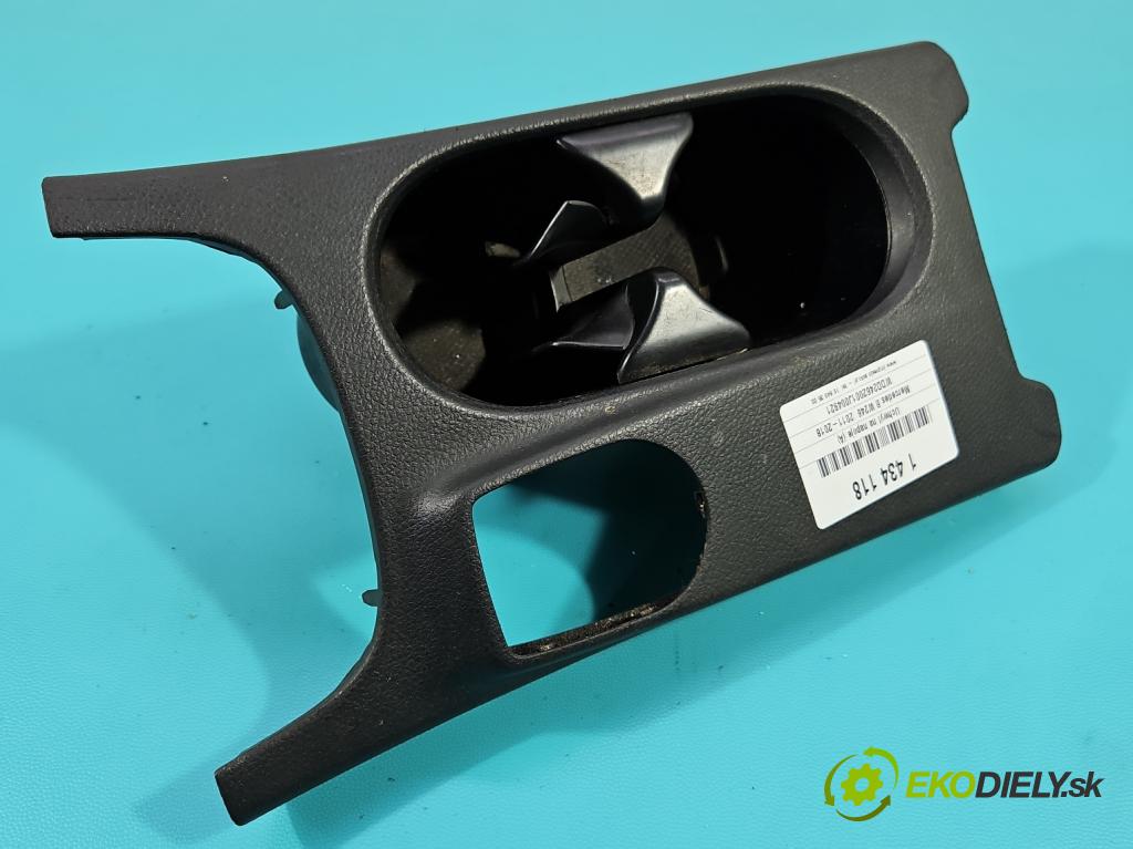 Mercedes B W246  2011-2018 1.8 CDI 109 hp automatic 80 kW 1796 cm3 5- Rukojeť: na napoje: A2466800810 (Úchyty)