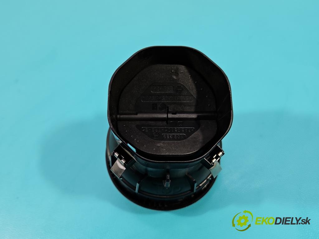 Mercedes B W246  2011-2018 1.8 CDI 109 HP automatic 80 kW 1796 cm3 5- Mřížka: kúrenia stredová A2468300054 (Mriežka kúrenia (fukár))