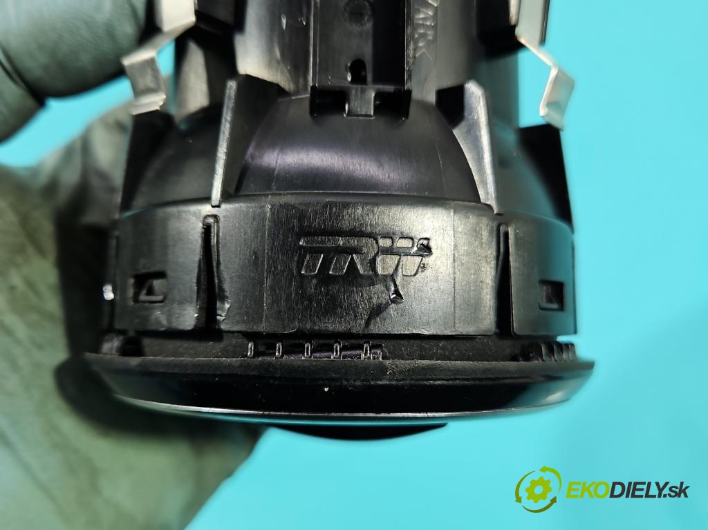 Mercedes B W246  2011-2018 1.8 CDI 109 HP automatic 80 kW 1796 cm3 5- Mřížka: kúrenia stredová A2468300054 (Mriežka kúrenia (fukár))