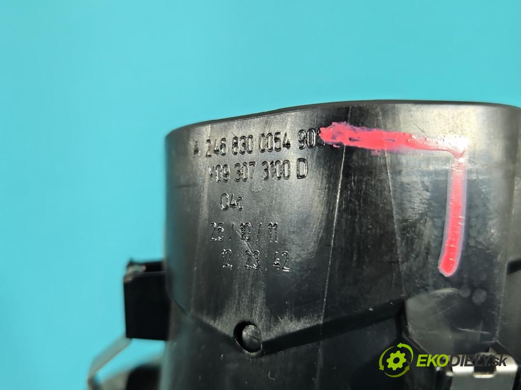 Mercedes B W246  2011-2018 1.8 CDI 109 HP automatic 80 kW 1796 cm3 5- Mřížka: kúrenia stredová A2468300054 (Mriežka kúrenia (fukár))