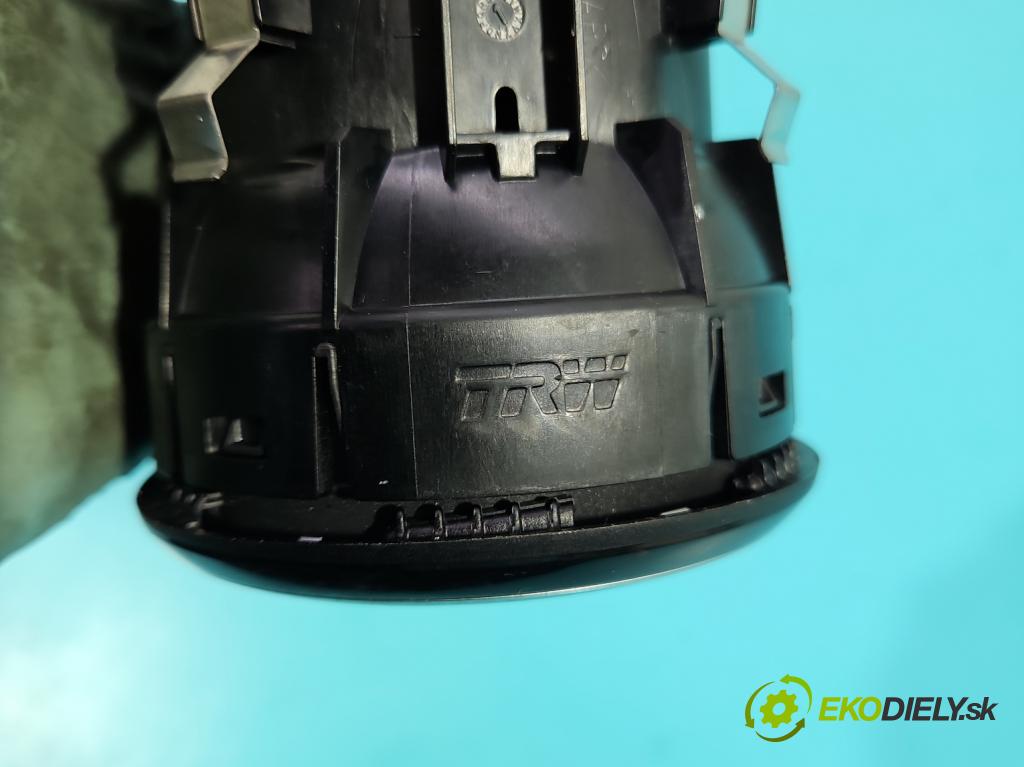 Mercedes B W246  2011-2018 1.8 CDI 109 HP automatic 80 kW 1796 cm3 5- Mřížka: kúrenia stredová A2468300054 (Mriežka kúrenia (fukár))