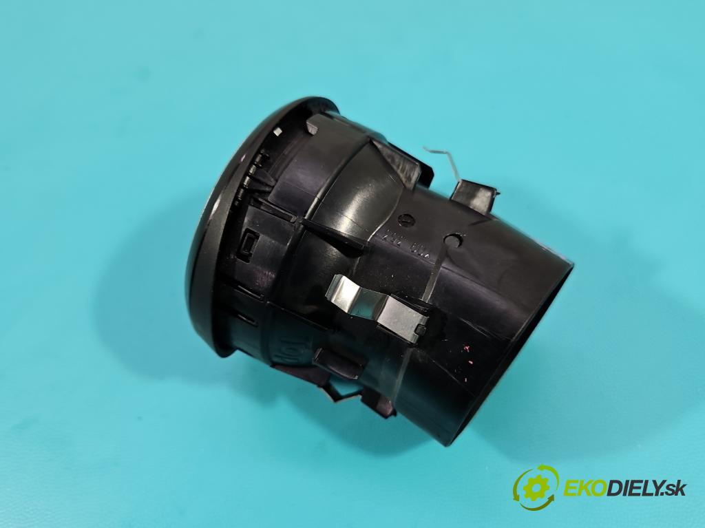 Mercedes B W246  2011-2018 1.8 CDI 109 HP automatic 80 kW 1796 cm3 5- Mřížka: kúrenia stredová A2468300054 (Mriežka kúrenia (fukár))