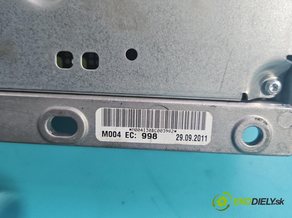 Mercedes B W246  2011-2018 1.8 CDI 109 hp automatic 80 kW 1796 cm3 5- Zesilovač: A2469003801 (Zesilovače)