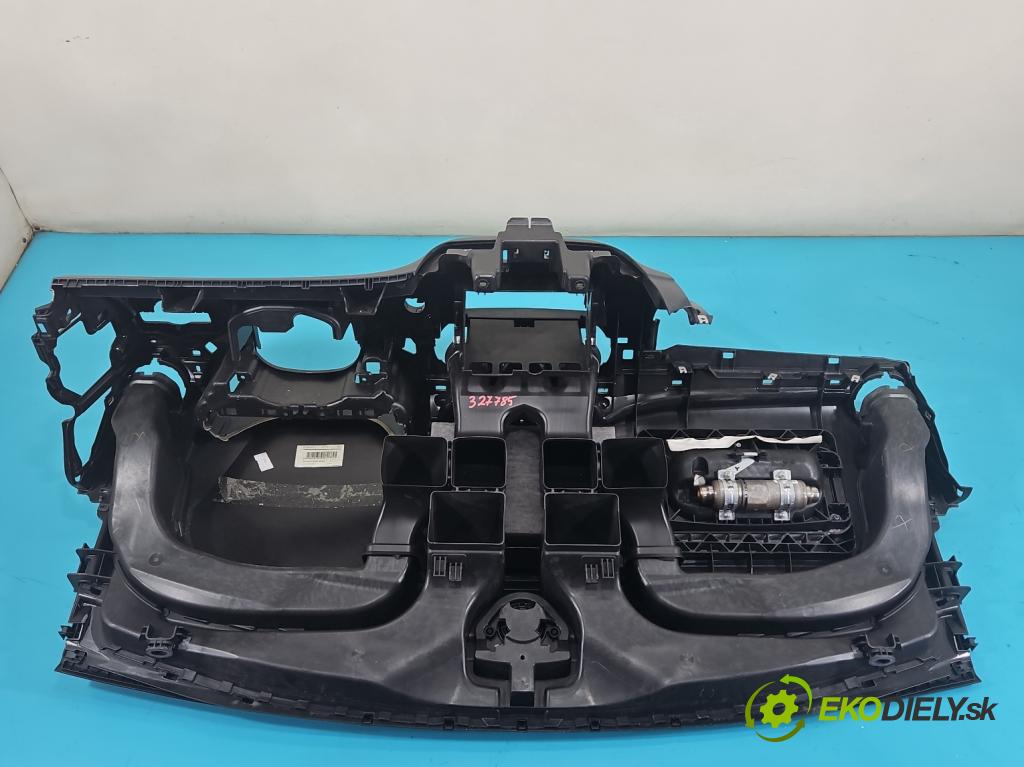 Mercedes B W246  2011-2018 1.8 CDI 109 HP automatic 80 kW 1796 cm3 5- kokpit,pristrojová doska rozdeľovacia
