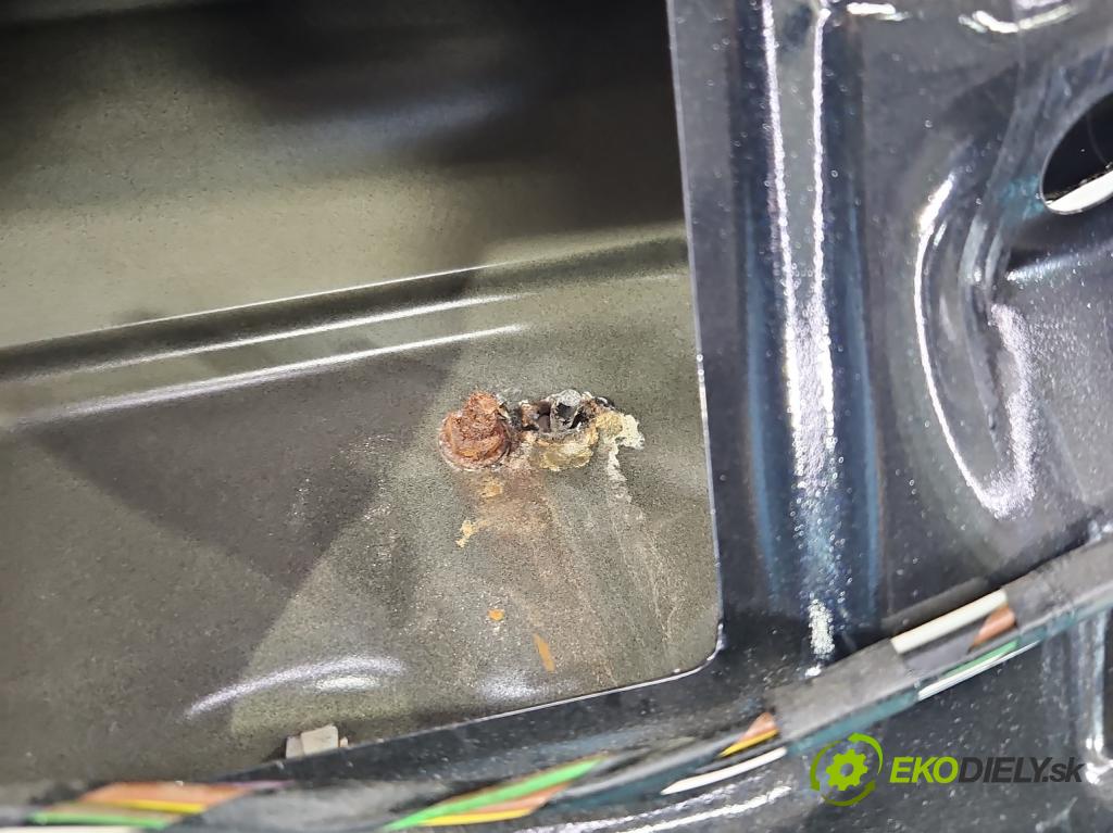 Ford Mondeo Mk4 2007-2014 2.0 tdci 140 hp automatic 103 kW 1997 cm3 5- zadní kufrové dveře  (Zadní kapoty)