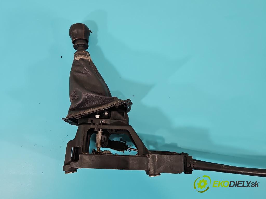 Toyota Avensis II T25 2003-2008 2.2 D-CAT 177 HP manual 130 kW 2231 cm3 5- Páka: Změny: stupeň,rýchlosť 335300509 (Rýchlostná páka (kulisa))