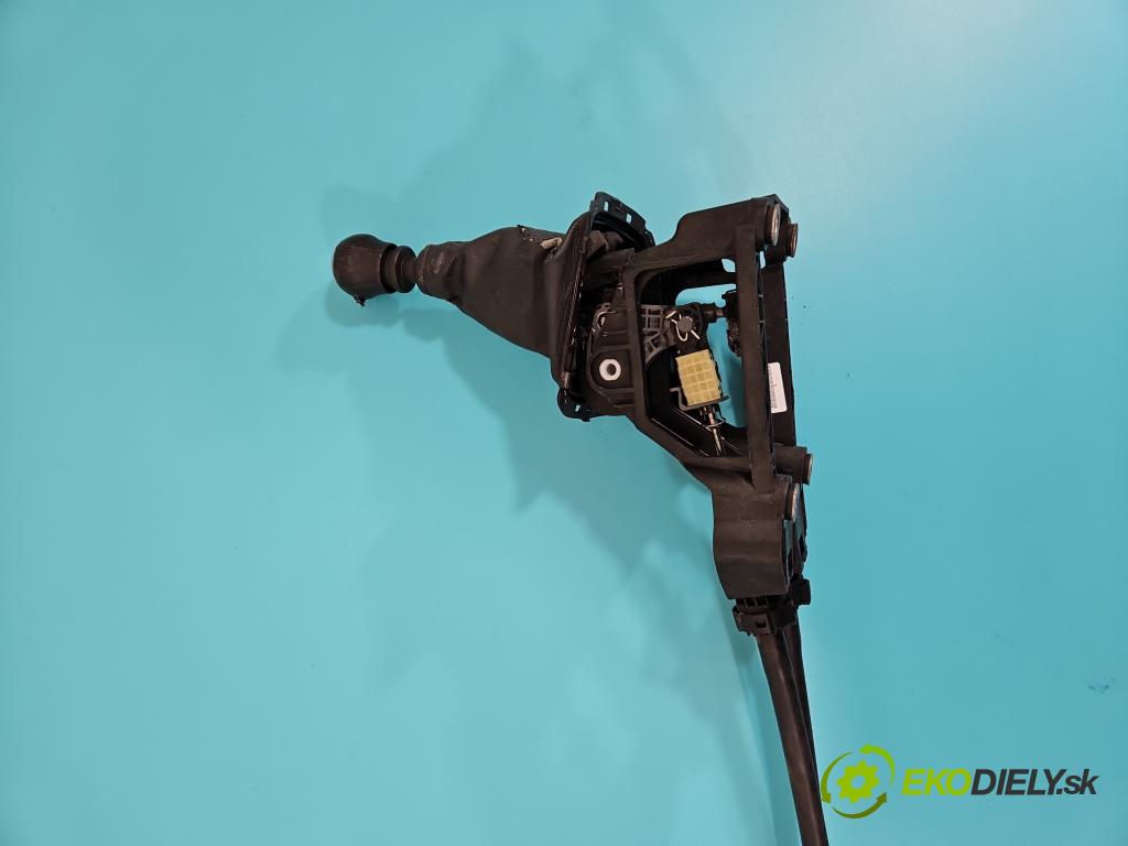 Toyota Avensis II T25 2003-2008 2.2 D-CAT 177 HP manual 130 kW 2231 cm3 5- Páka: Změny: stupeň,rýchlosť 335300509 (Rýchlostná páka (kulisa))