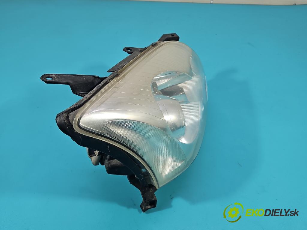 Toyota Avensis II T25 2003-2008 2.2 D-CAT 177 HP manual 130 kW 2231 cm3 5- Reflektor: pravý  (Svetlo predné pravé)