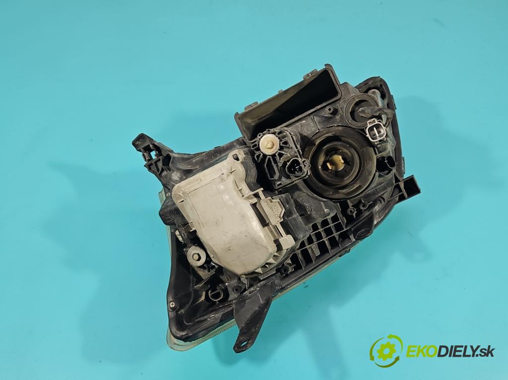 Toyota Avensis II T25 2003-2008 2.2 D-CAT 177 HP manual 130 kW 2231 cm3 5- Reflektor: pravý  (Svetlo predné pravé)