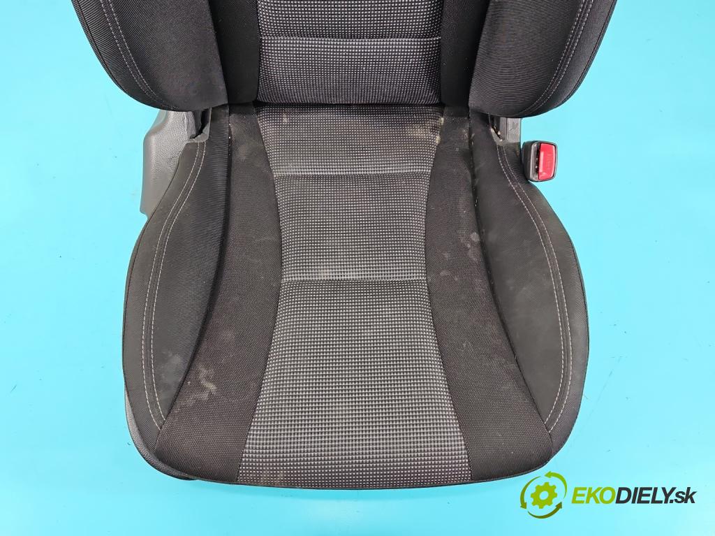 Hyundai I30 II 2012-2016 1.4 16V 100 HP manual 73,2 kW 1396 cm3 5- Sedačka ľavý  (Sedačka, sedadlo)