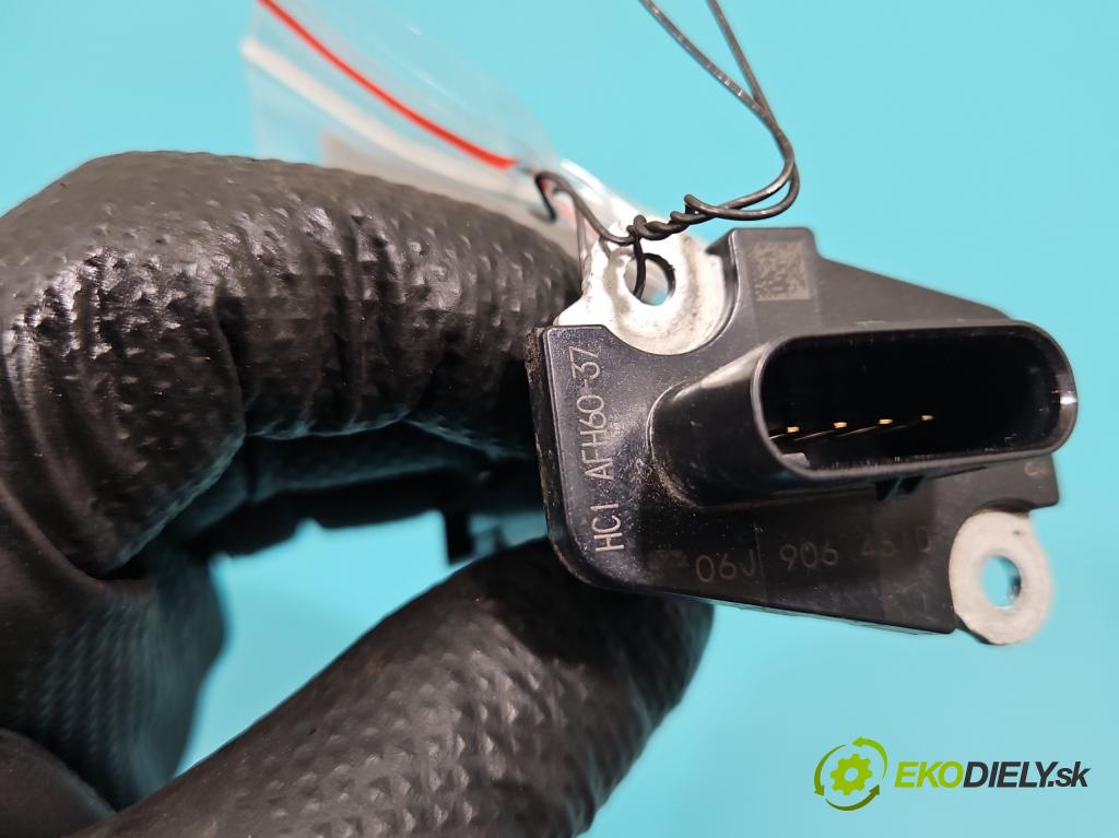 Audi A4 B8 2007-2015 2.0 TFSI 211KM automatic 155 kW 1984 cm3 5- průtokoměr: 06J906461D (Váha vzduchu)