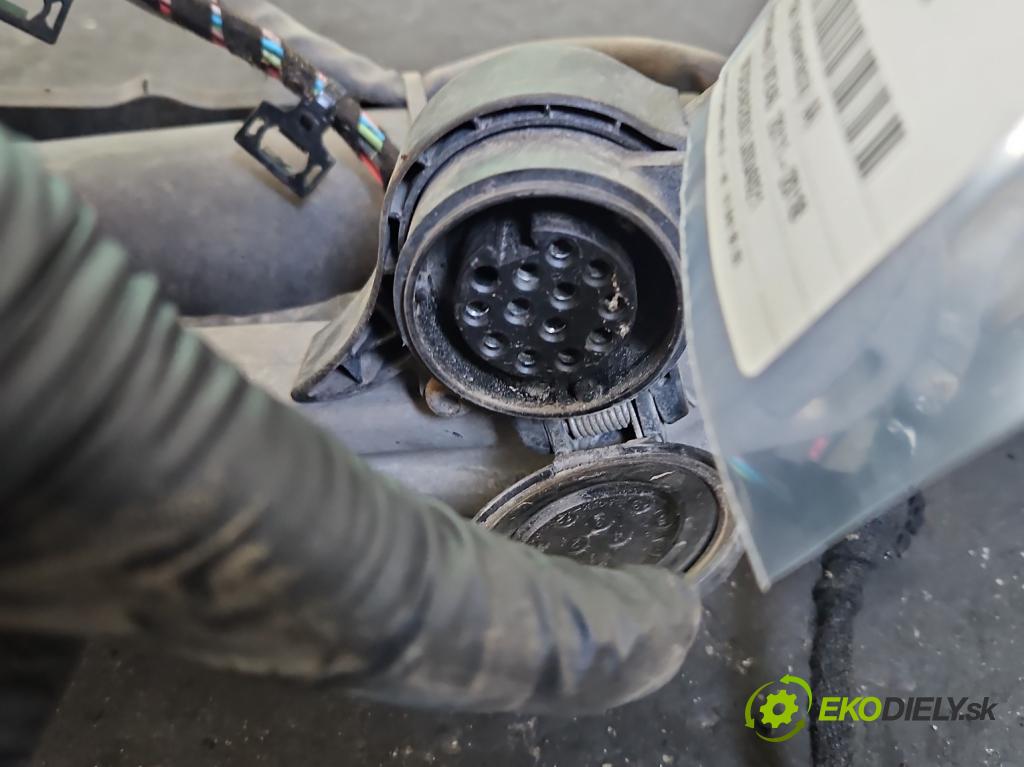 Mercedes B W246  2011-2018 1.8 CDI 109 hp automatic 80 kW 1796 cm3 5- oko tažné A2463100304 (Tažná zařízení)