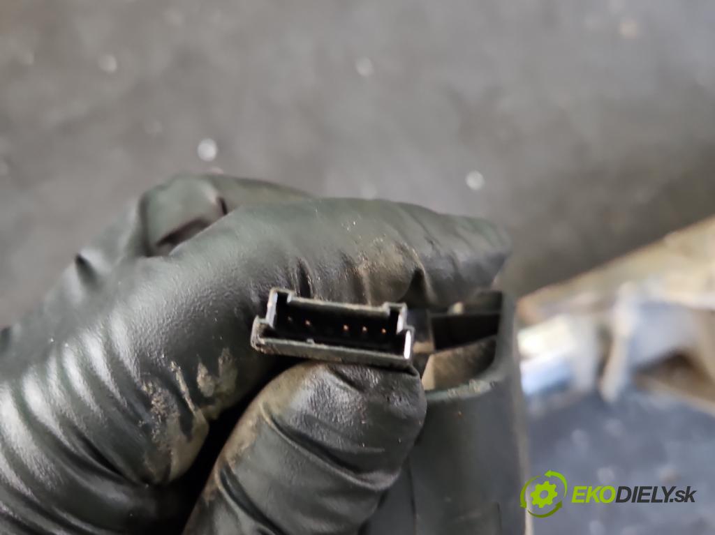 Mercedes B W246  2011-2018 1.8 CDI 109 hp automatic 80 kW 1796 cm3 5- oko tažné A2463100304 (Tažná zařízení)