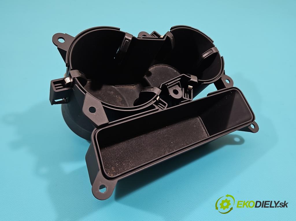 Audi A4 B8 2007-2015 2.0 TFSI 211KM automatic 155 kW 1984 cm3 5- Rukojeť: na napoje: 8K0862533B (Úchyty)