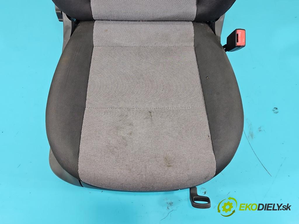 Skoda Fabia II 2007-2014 1.2 12V 69KM manual 51 kW 1198 cm3 5- Sedačka pravý  (Sedačka, sedadlo)