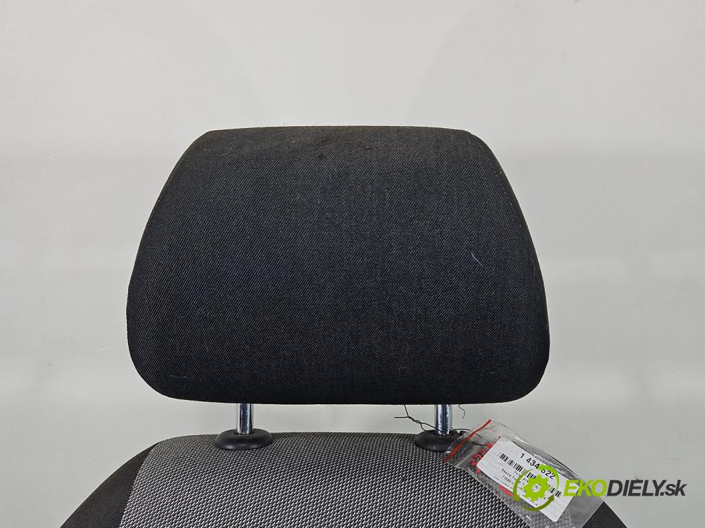 Skoda Fabia II 2007-2014 1.2 12V 69KM manual 51 kW 1198 cm3 5- Sedačka pravý  (Sedačka, sedadlo)