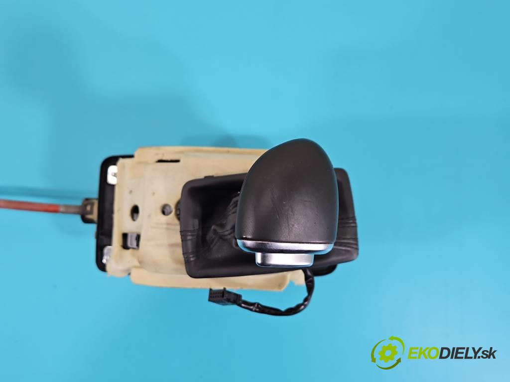 Audi A4 B8 2007-2015 2.0 TFSI 211KM automatic 155 kW 1984 cm3 5- Páka: Změny: stupeň,rýchlosť 8K1713041AB (Rýchlostná páka (kulisa))