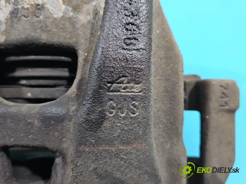 Audi A4 B8 2007-2015 2.0 tdi CAG: 143 HP automatic 105 kW 1968 cm3 5- brzdič predné ľavý  (Kľučka dverí ostatné)