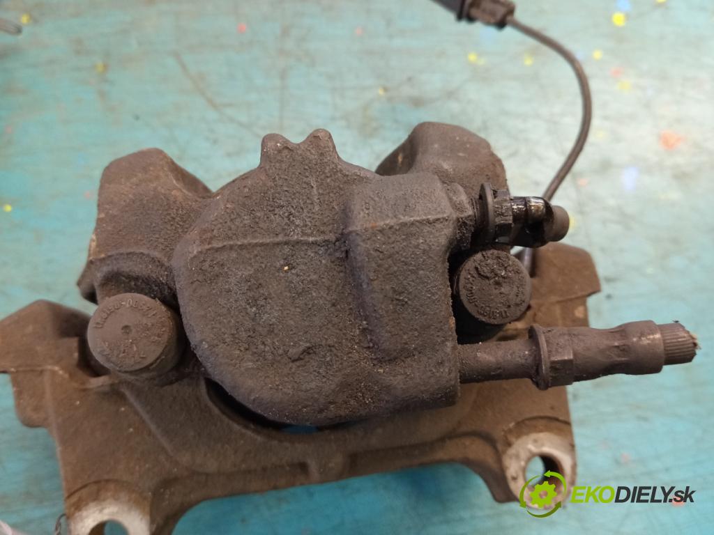 Audi A4 B8 2007-2015 2.0 tdi CAG: 143 HP automatic 105 kW 1968 cm3 5- brzdič predné ľavý  (Kľučka dverí ostatné)